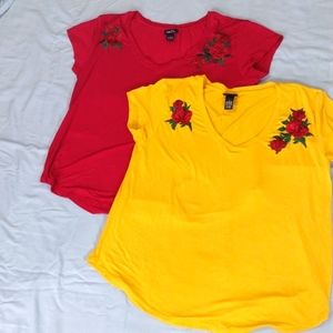 Set of two v-neck t-shirts